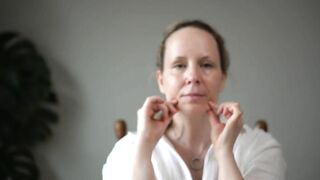 Daily Relaxing Self Massage Face Yoga