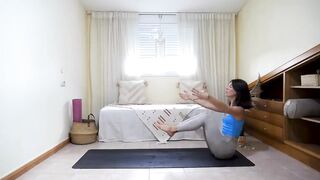 3 Simple Yoga Leg Workouts for a Healthier and More Relaxing Lifestyle with CoCo Yoga!
