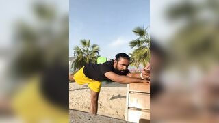 स्लिप डिस्क में ये ज़रूर करो रोज़ #hirayogi #yoga #fitness #ytshorts #yogaexercise #shorts