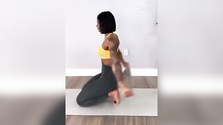 GET MOBILE AND FLEXIBLE SHOULDERS WITH JUST A TOWEL ????#fitness #mobility #workout #stretching #viral