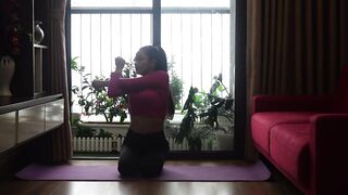 Yoga and Workout at home | Do yoga and stretch shoulder with Ammy