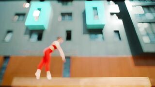 Elevate Your Yoga Practice: Embrace the Freedom of Outdoor Stretching and Acrobatics