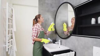 4k transparent cleaning Girl : WC floors cleaning tutorial at home!