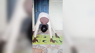 Bedroom Yoga Art ????. STRETCHING SPLIT.