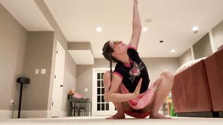 Graceful yoga flow (stay till the end)