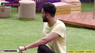 bigg boss ott 2 live, Fukra Insaan teases Elvish Yadav Doing Yoga, Elvish ke sath fukra ki masti