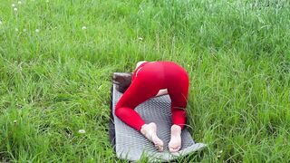 I stretch the abs and legs in nature part 2. #asmr #stretching #abs