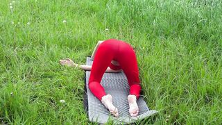 I stretch the abs and legs in nature part 2. #asmr #stretching #abs