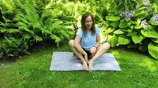 Discover the Beauty of Stretching: Beginner's Guide in Nature