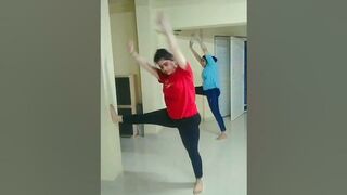 Let's do some stretching ❤️#shorts#ytshorts #stretchingexcercise