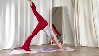 Beginner Yoga Stretching for a good mood