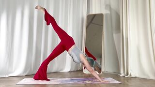 Beginner Yoga Stretching for a good mood