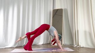 Beginner Yoga Stretching for a good mood